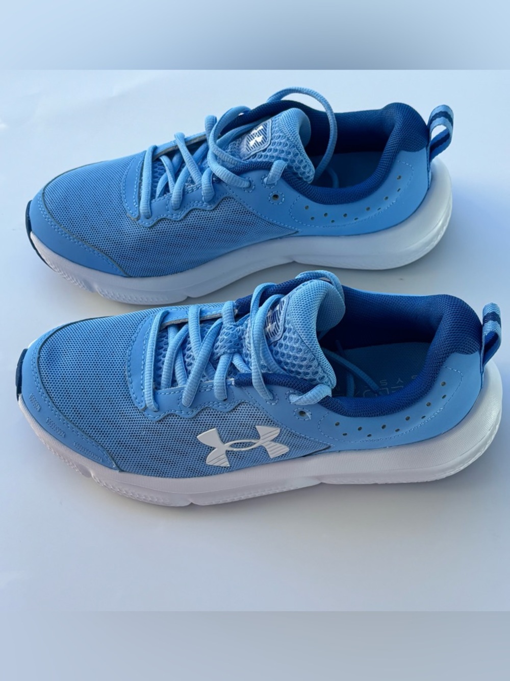 UNDER ARMOUR Women’s Charged Assert 10 shoes- Horizon blue/white, Size 6